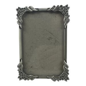 Vintage 4 x 6 inch frame Decorative Corners Easel Frame